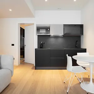 Sant'ambrogio Apartments, Reception H24 מילאנו