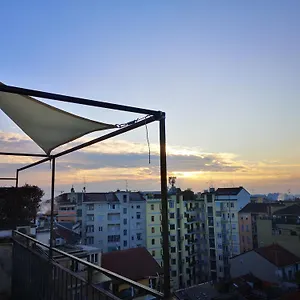 Skyline In Citta Studi A 1 Minuto Dal Metro Con Terrazzo Wi-fi E Netflix Apartment